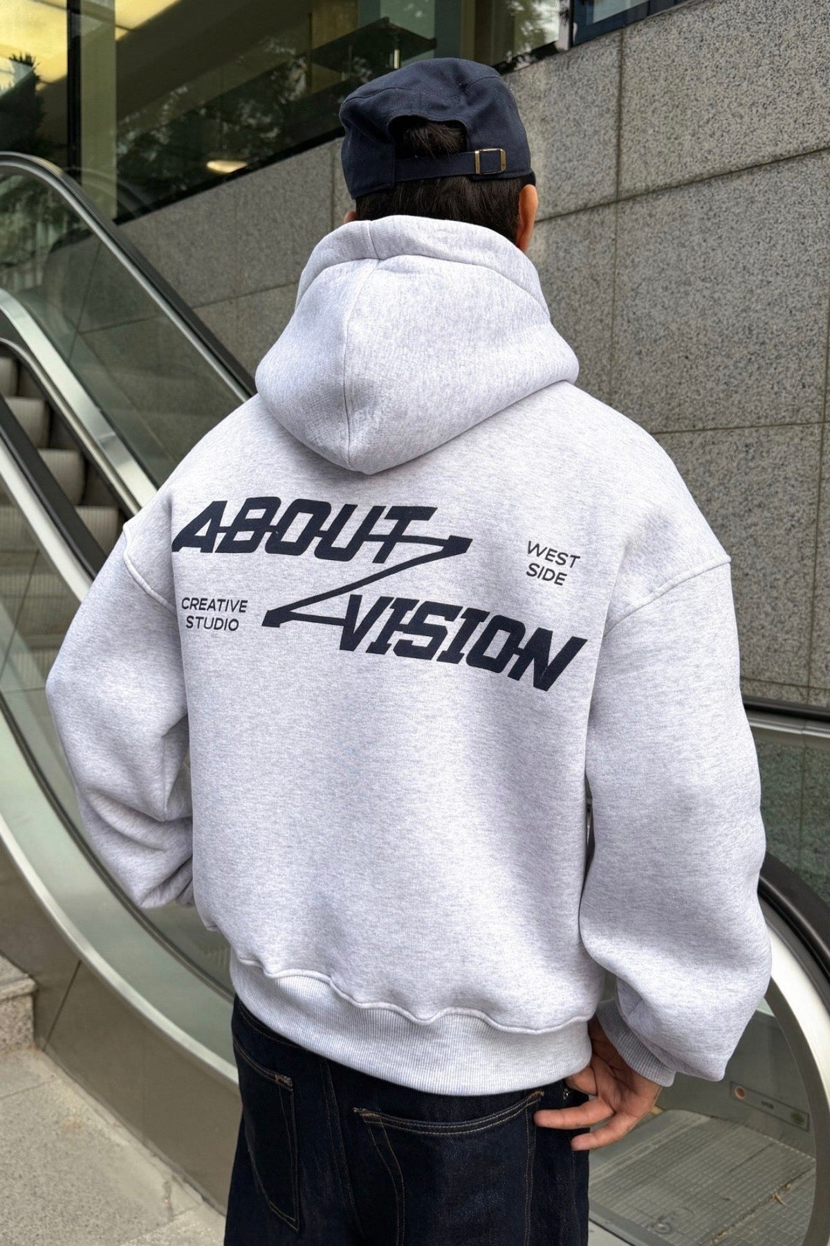 Duks About Vision oversize gri - detaj mbrapa