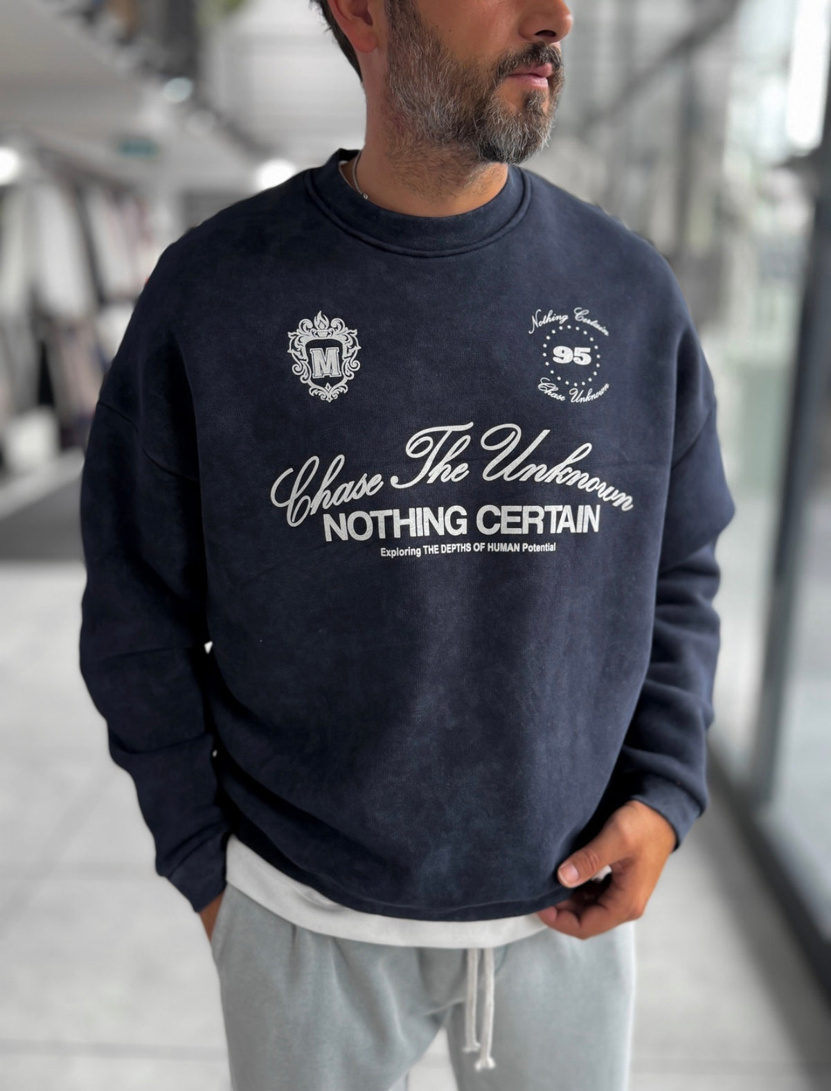 Duks Chase The Unknown oversize navy - afër
