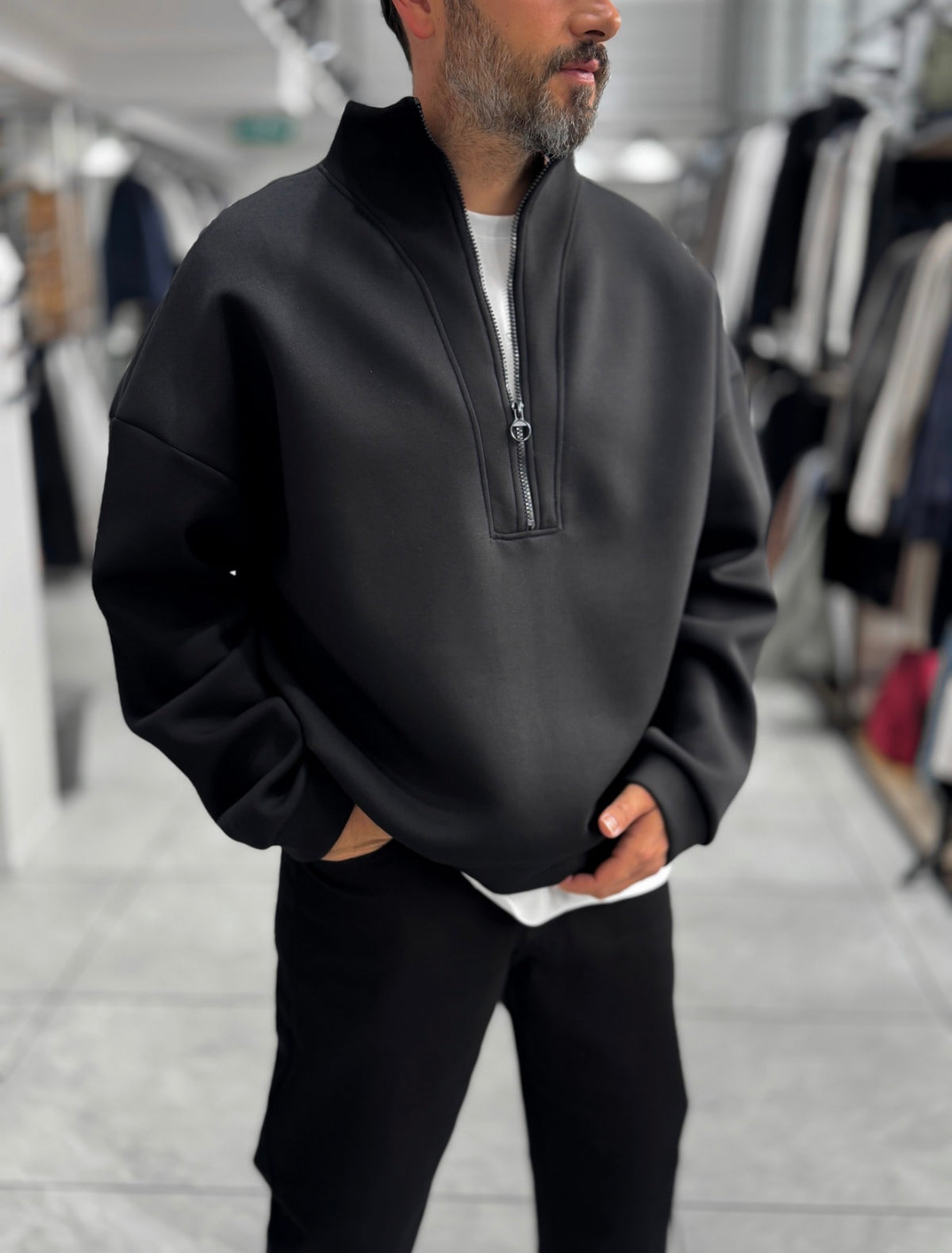 Duks Panda oversize gjysmë-zip i zi - afër