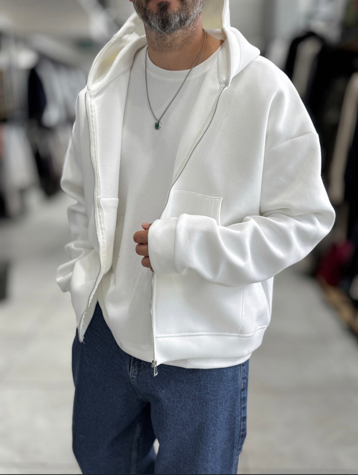 Duks Panda oversize me zip i bardhë - afër