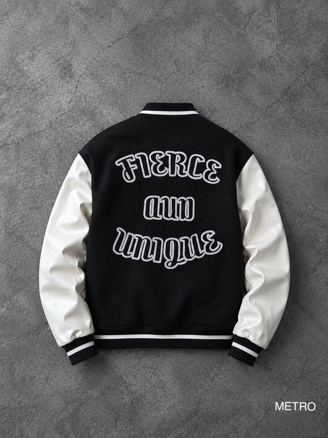 Jacket Crop Varsity e zezë mbrapa
