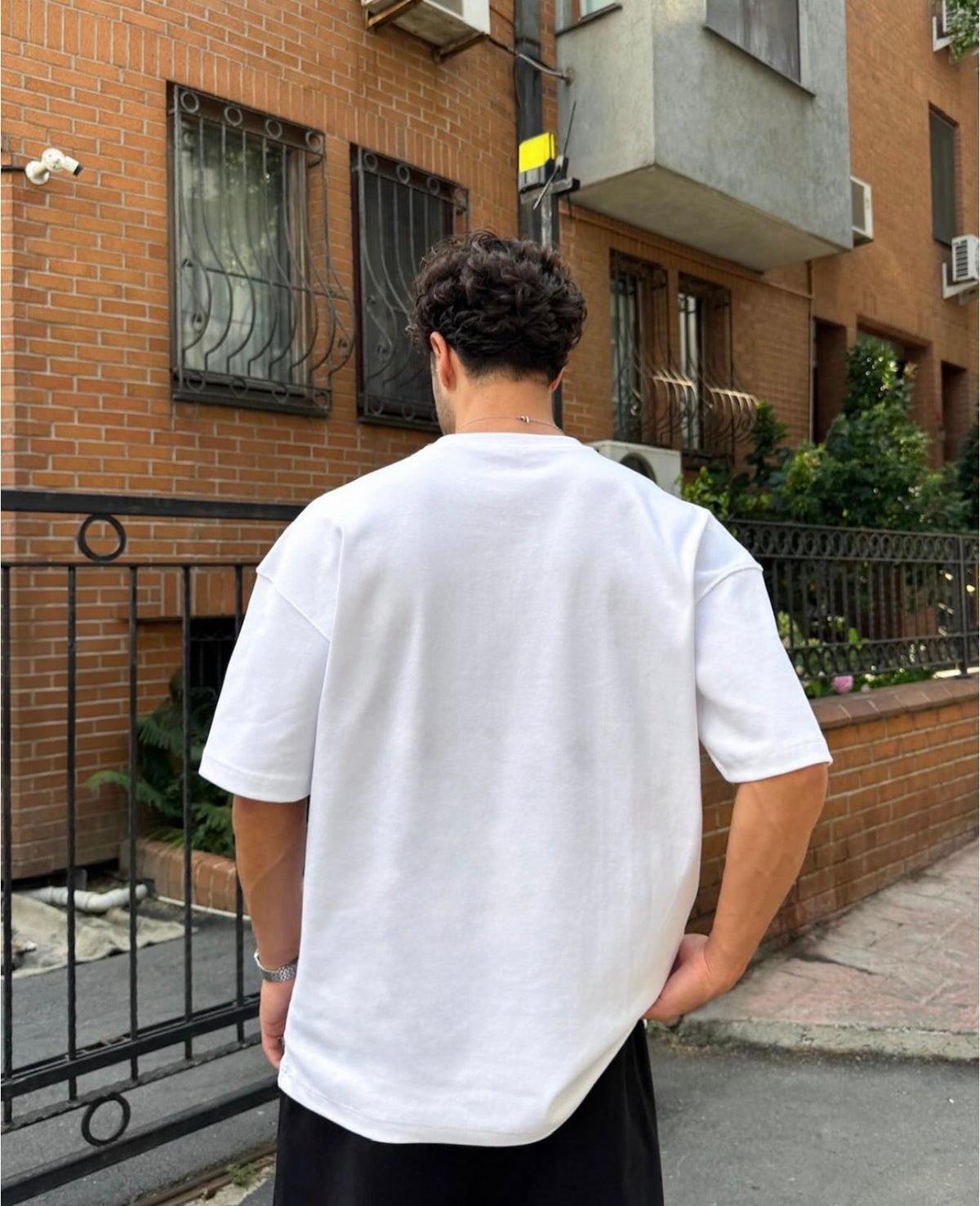 Maicë Basic Oversize e bardhë - mbrapa