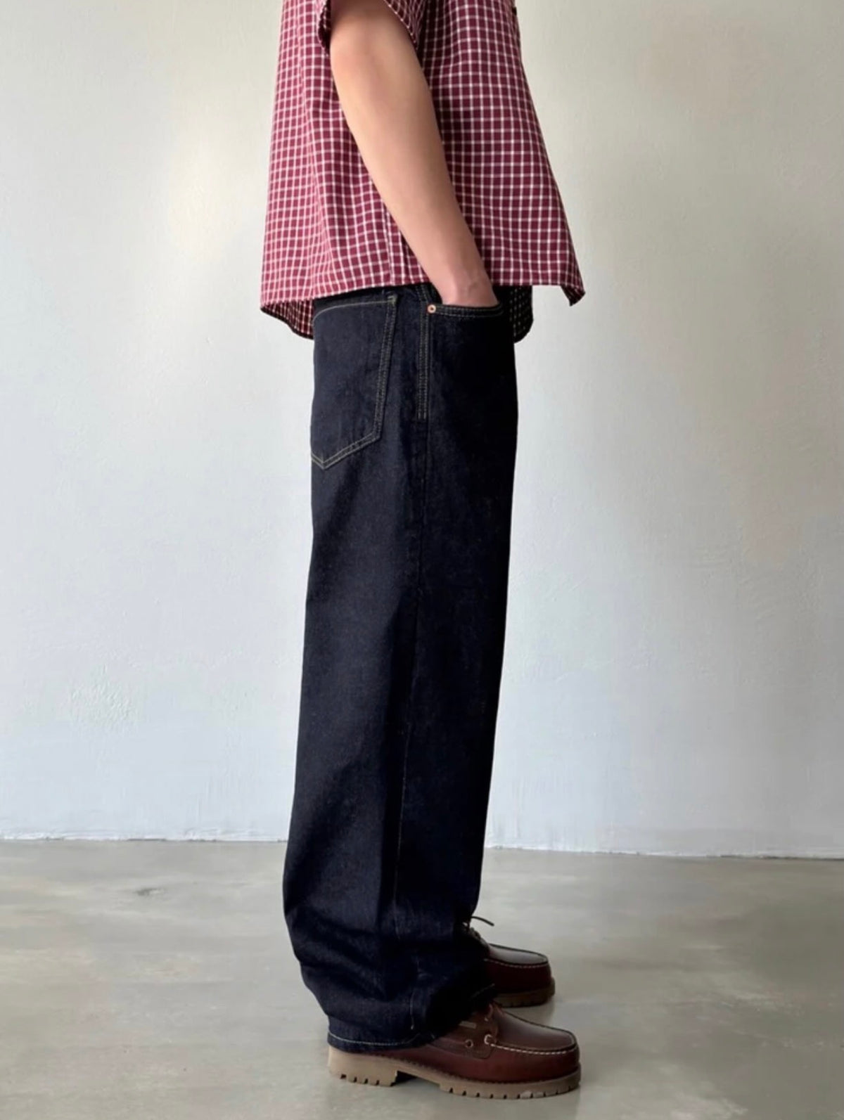 Xhinse Baggy të zeza - pamja anësore